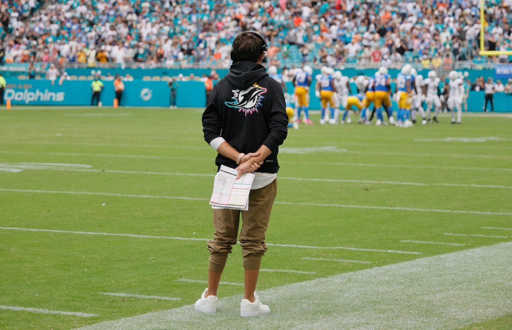 This Dolphins house of cards seems on the verge of collapse