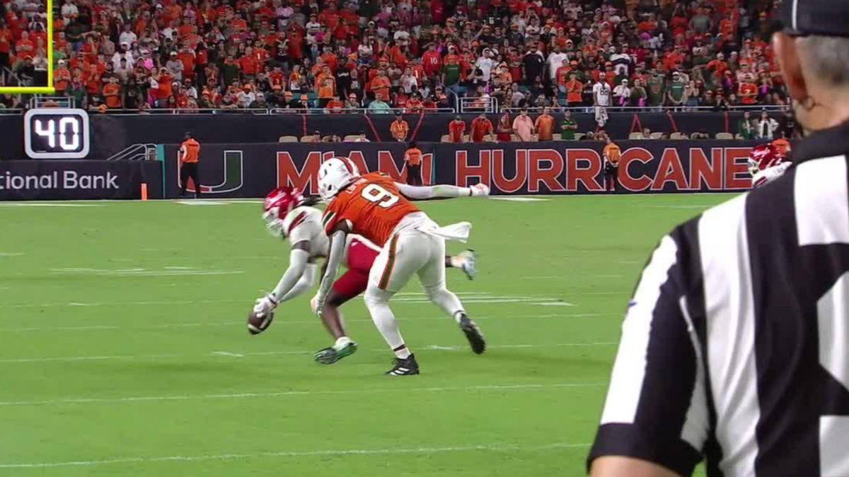 WATCH: Louisville LB T.J. Capers hauls in play-of-the-year candidate INT to clinch upset win over No. 2 Miami