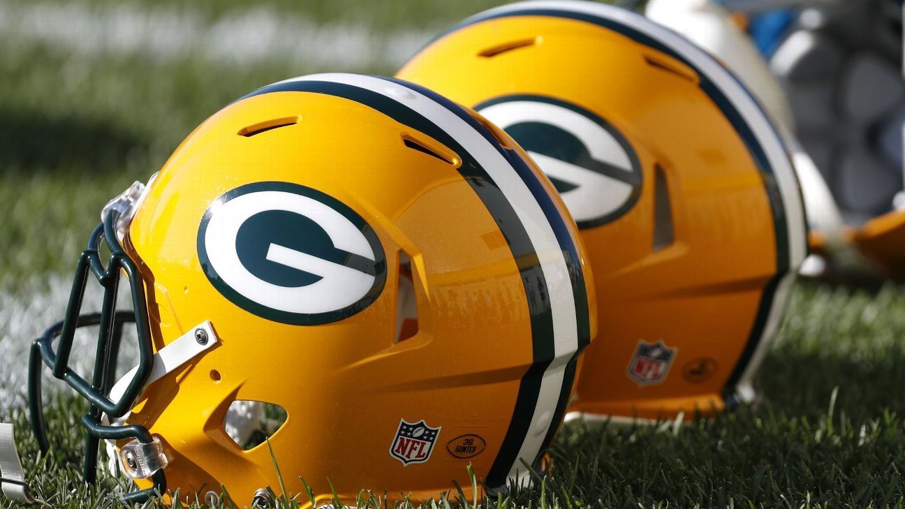 Packers' flight to Phoenix delayed by more than five hours