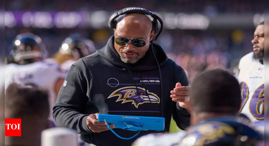 Could Dolphins’ Anthony Weaver jump ship after 2025 disaster? Titans eye defensive coach for head job | NFL News