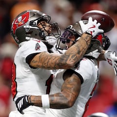 Tampa Bay Buccaneers’ Mike Evans raises injury alarms after leaving on a stretcher