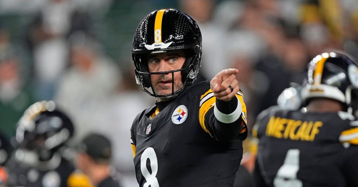 Aaron Rodgers squares off against Green Bay Packers, Kansas City Chiefs aim to keep rolling in Week 8 action on TSN