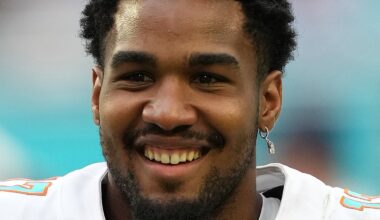 Jaylen Waddle Headshot