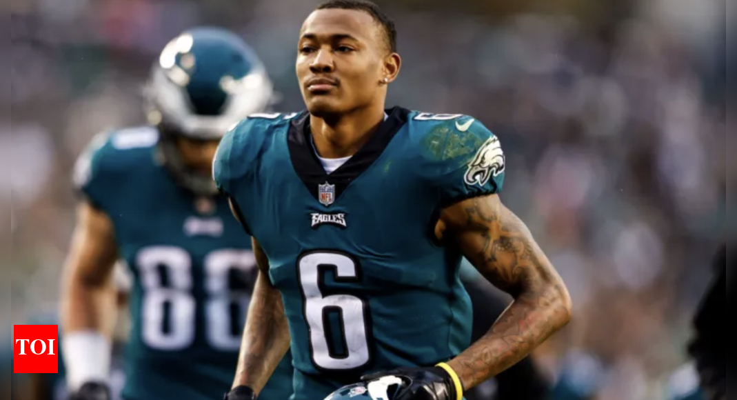 Eagles delete DeVonta Smith photo after fans flood comments with dirty NSFW jokes | NFL News