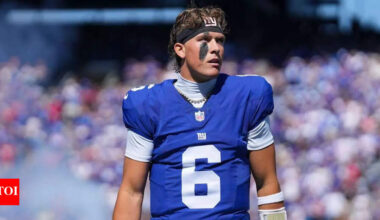 Will Jaxson Dart play against the Philadelphia Eagles today? Latest injury update on the New York Giants' quarterback | NFL News