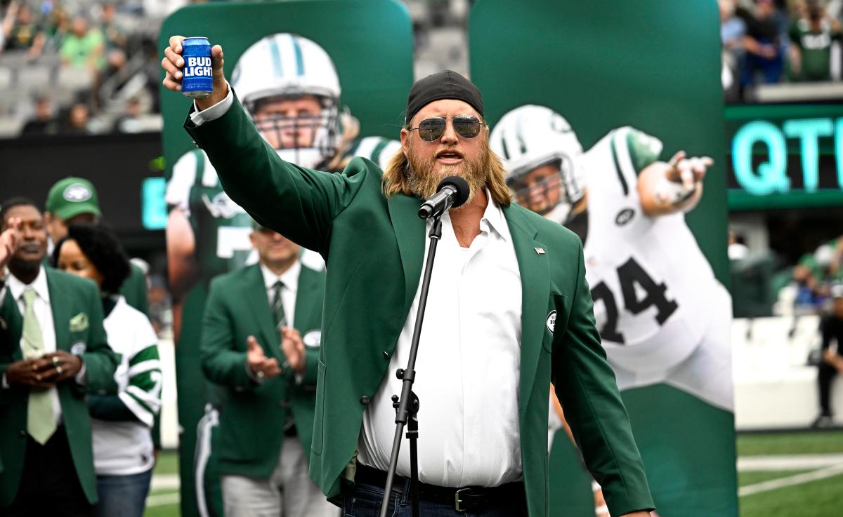 Nick Mangold, former Jets great, dead at 41