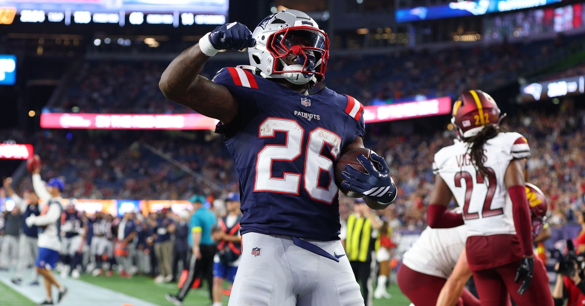 Patriots game day roster: NFL Week 8 vs. Browns