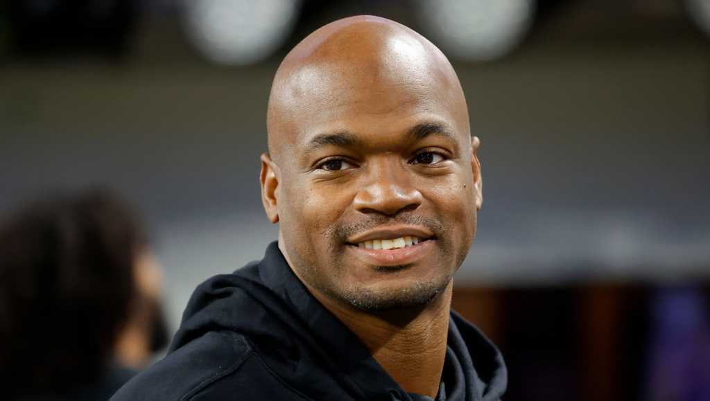 Former NFL star Adrian Peterson arrested on DWI and gun charges