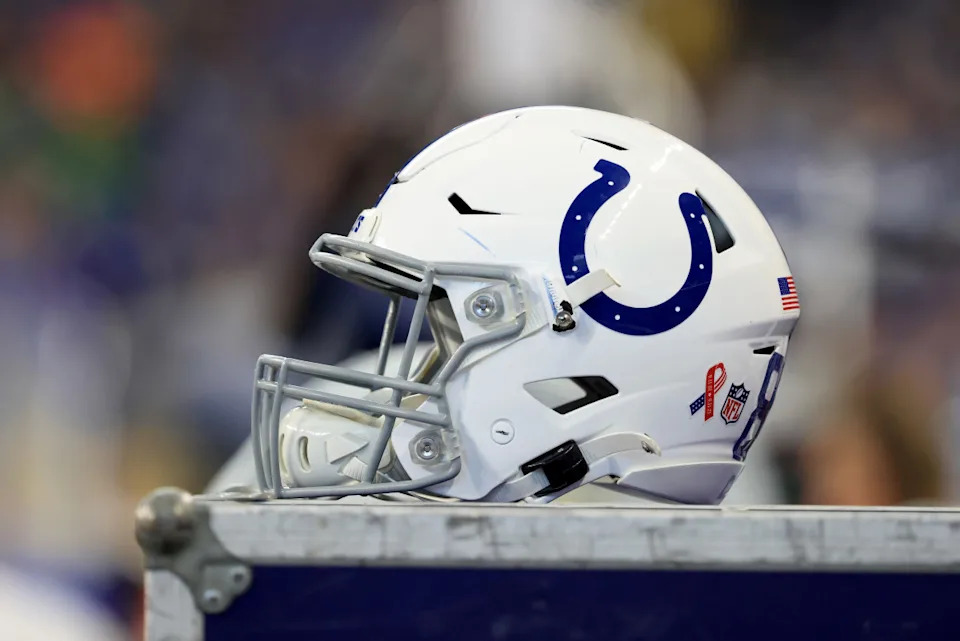 INDIANAPOLIS, INDIANA - SEPTEMBER 12: An Indianapolis Colts helmet on the sidelines. (Photo by Justin Casterline/Getty Images)Justin Casterline&sol;Getty Images