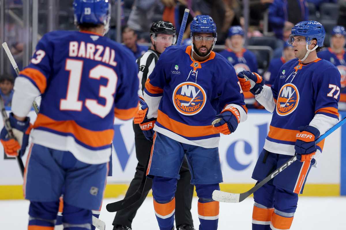 Islanders drop third straight as defense struggles again, fall to Jets 5-2