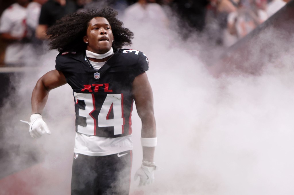 Atlanta Falcons wide receiver Ray-Ray McCloud III (34) runs onto the field before the game against the Tampa Bay Buccaneers at Mercedes-Benz Stadium. 