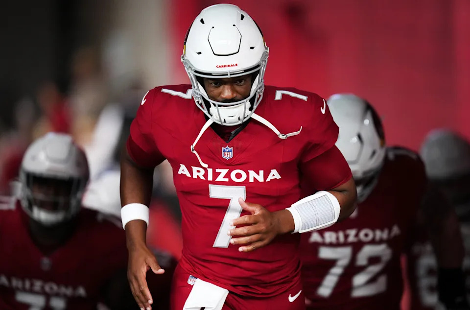 Arizona Cardinals quarterback Jacoby Brissett (7) takes the field before they play against the Green Bay Packers at State Farm Stadium in Glendale on Oct. 19, 2025.
