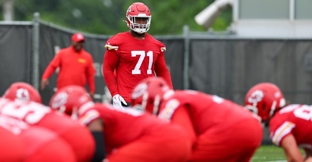 Chiefs Roster: Left tackle Josh Simmons absent from practice on Wednesday