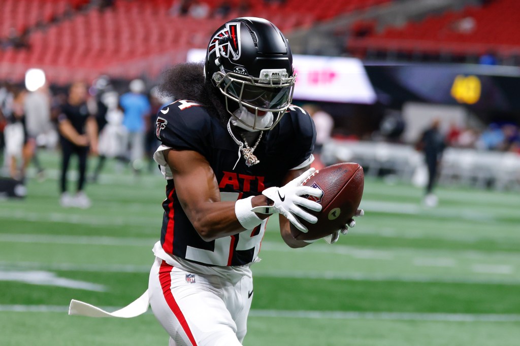 Ray-Ray McCloud III #34 of the Atlanta Falcons warms up prior to the NFL Preseason 2025 game between Tennessee Titans and Atlanta Falcons at Mercedes-Benz Stadium on August 15, 2025 in Atlanta, United States. 