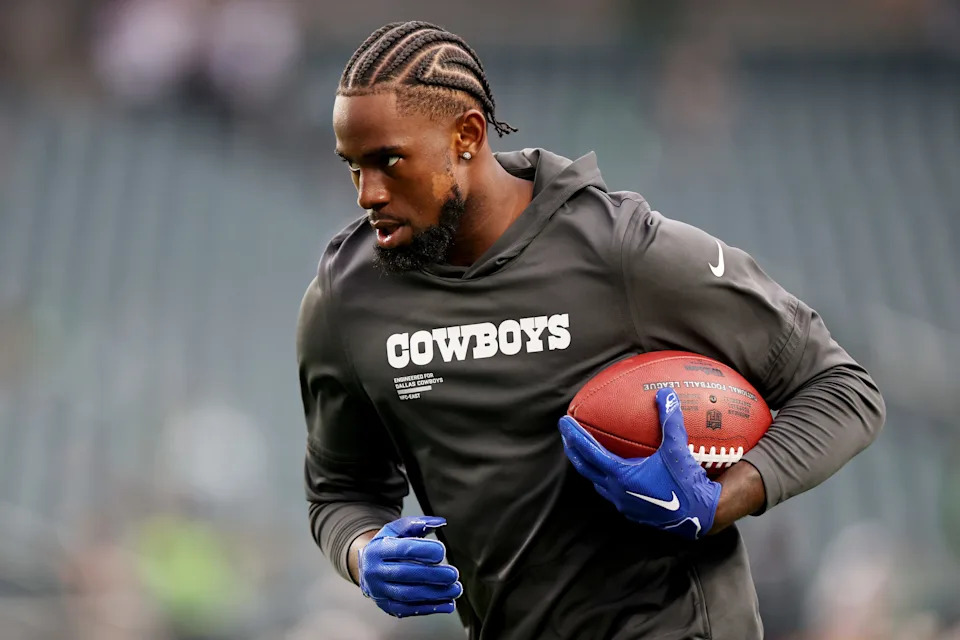 PHILADELPHIA, PENNSYLVANIA - SEPTEMBER 04: Trikweze Bridges #25 of the Dallas Cowboys warms up before the NFL 2025 game between Dallas Cowboys and Philadelphia Eagles at Lincoln Financial Field on September 04, 2025 in Philadelphia, Pennsylvania. (Photo by Emilee Chinn/Getty Images)