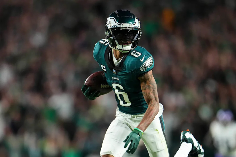 PHILADELPHIA, PA - SEPTEMBER 14: DeVonta Smith #6 of the Philadelphia Eagles runs the ball during at Lincoln Financial Field on September 14, 2023 in Philadelphia, Pennsylvania. (Photo by Cooper Neill/Getty Images)Cooper Neill/Getty Images