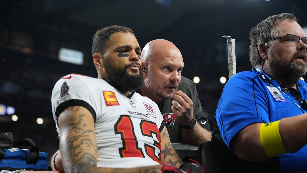 Bucs lose to Lions as receiver Mike Evans fractures clavicle - Tampa Bay Times