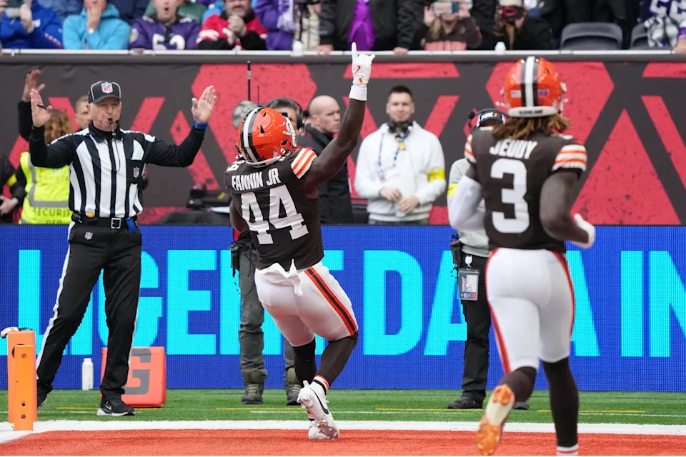 Oct 5, 2025; Tottenham, United Kingdom; Cleveland Browns tight end Harold Fannin Jr. (44) reacts after scoring a touchdown against the Minnesota Vikings during the first quarter of an NFL International Series game at Tottenham Hotspur Stadium. Mandatory Credit: Kirby Lee-Imagn Images