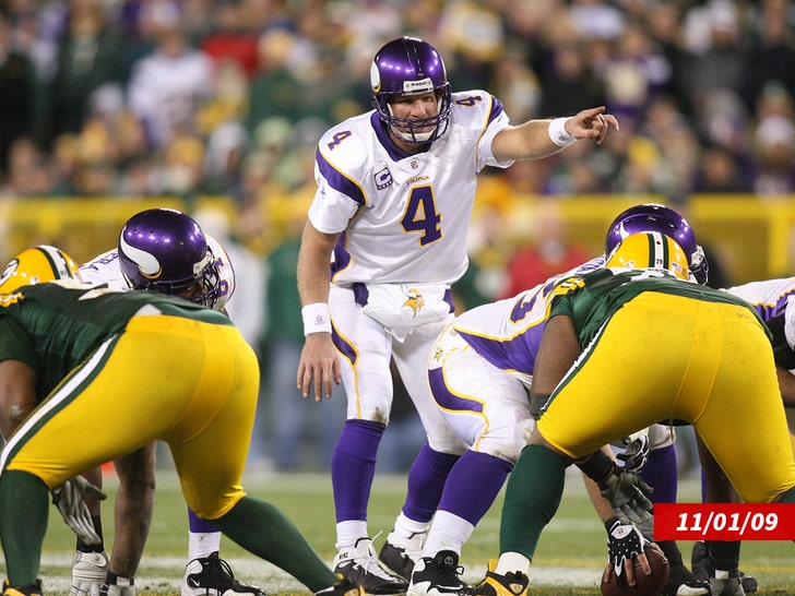 Brett Favre viking packers getty