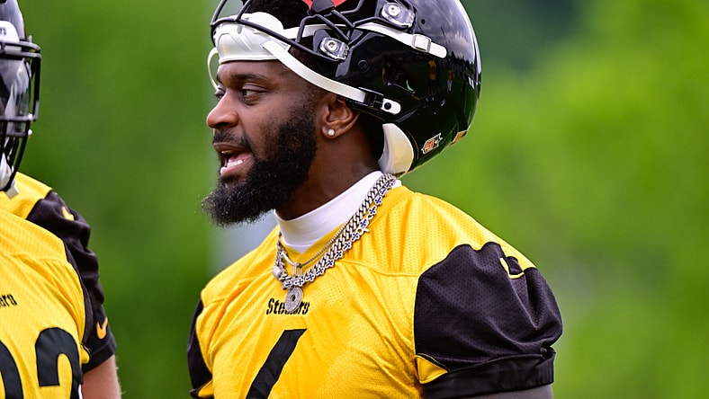 Steelers linebacker Patrick Queen