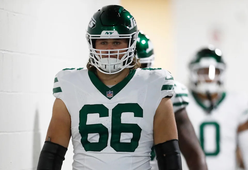 Oct 20, 2024; Pittsburgh, Pennsylvania, USA; New York Jets center Joe Tippmann (66) heads to the field to play the Pittsburgh Steelers at Acrisure Stadium. Mandatory Credit: Charles LeClaire-Imagn Images