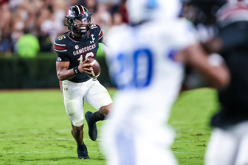 Sep 27, 2025; Columbia, South Carolina, USA; South Carolina Gamecocks quarterback LaNorris Sellers (16) scrambles against the Kentucky Wildcats in the second quarter at Williams-Brice Stadium. Mandatory Credit: Jeff Blake-Imagn Images