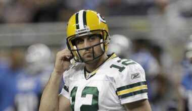 Pittsburgh Steelers take on Cleveland Browns