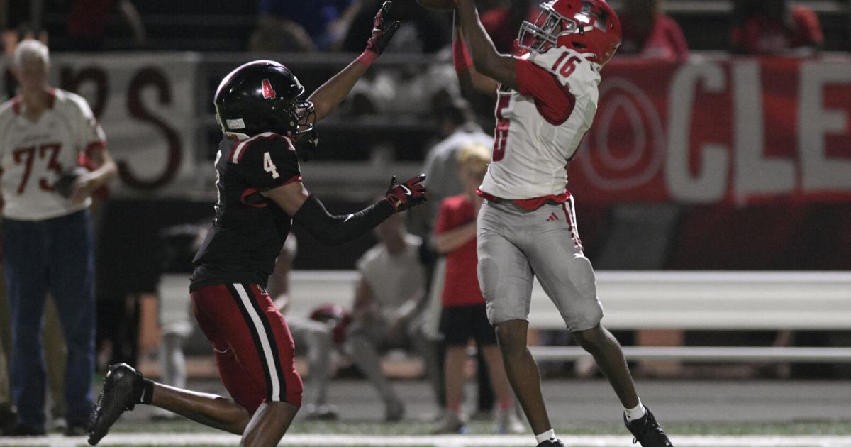 'He embodies and epitomizes what we want a Buccaneer to be.' Haughton's receiver bursts on scene in 2025 | High Schools