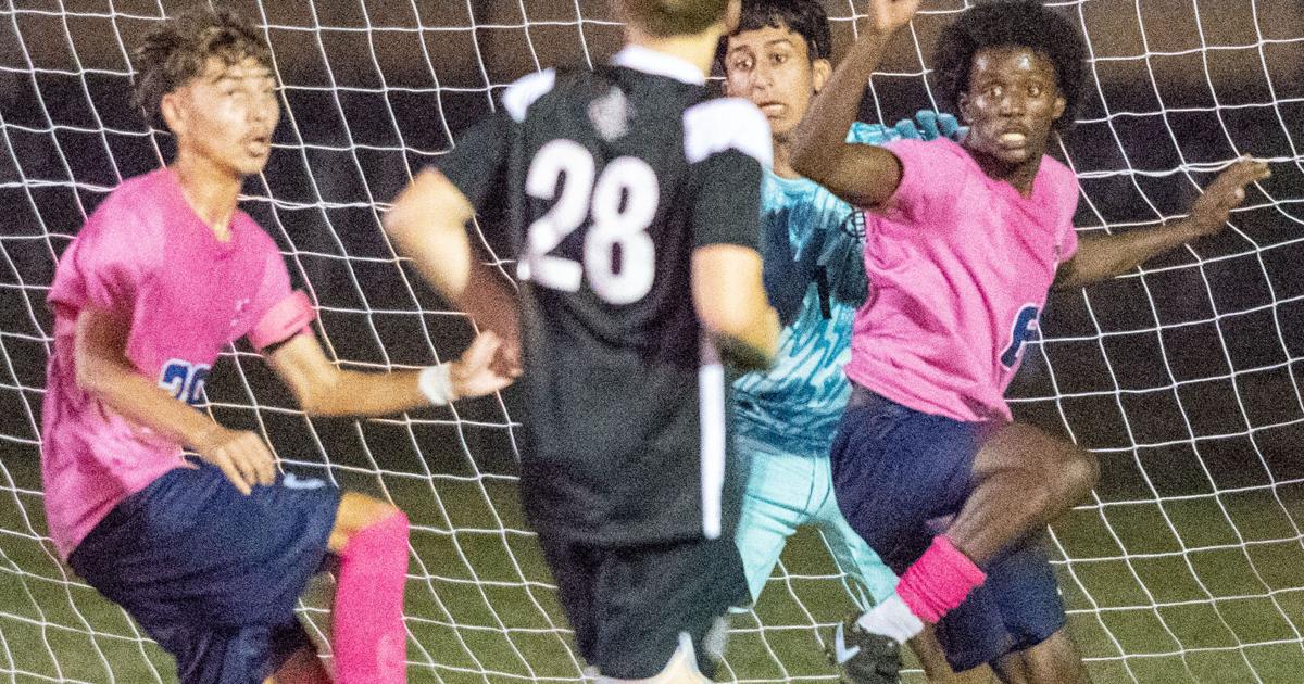 Chargers win spirited, emotional game against rival Maroons | Sports