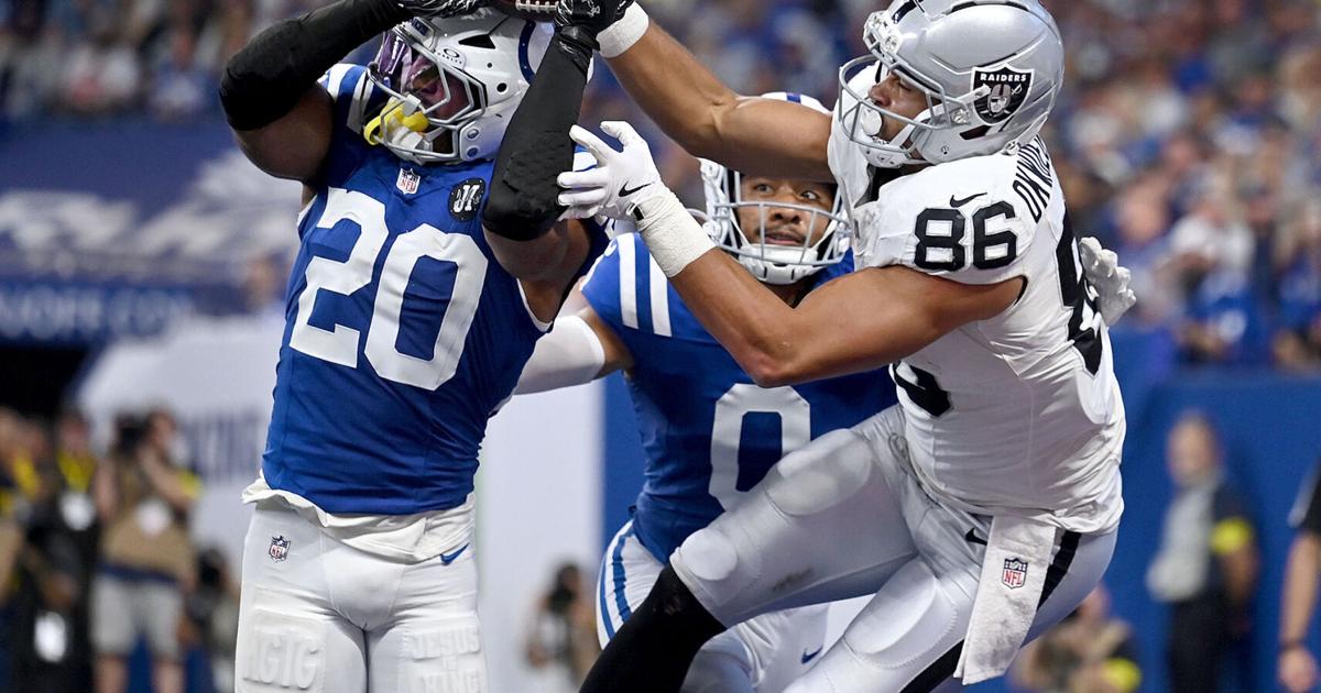 PHOTO GALLERY: Las Vegas Raiders at Indianapolis Colts - News and Tribune