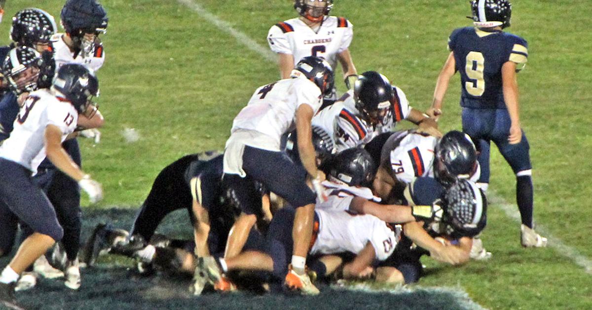Knoxville defends the home turf in comeback win over Illini West on Homecoming | Hancock County Journal-Pilot