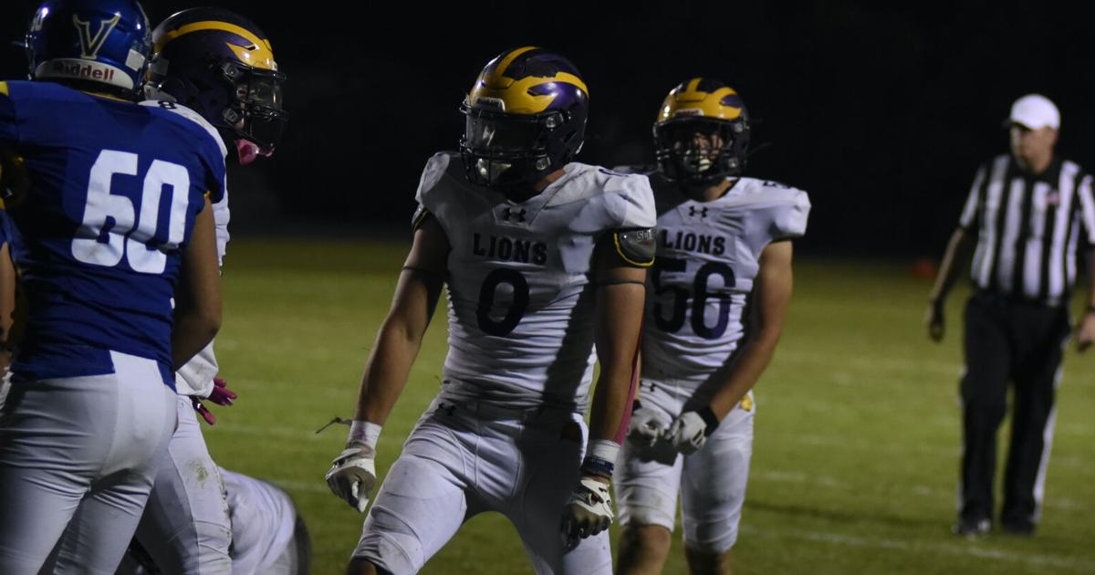 New Berlin Ike ends West's winning streak in Division 3 | Waukesha Co. Sports