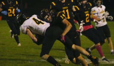 Denver football defeats Vinton-Shellsburg to make playoffs | Waverly Newspapers