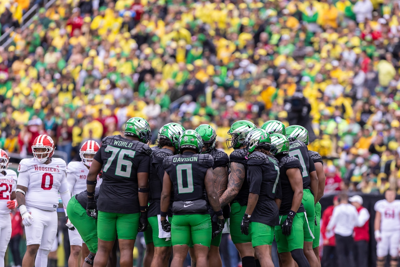 Oregon drops, remains in top 10 of polls after loss to Indiana