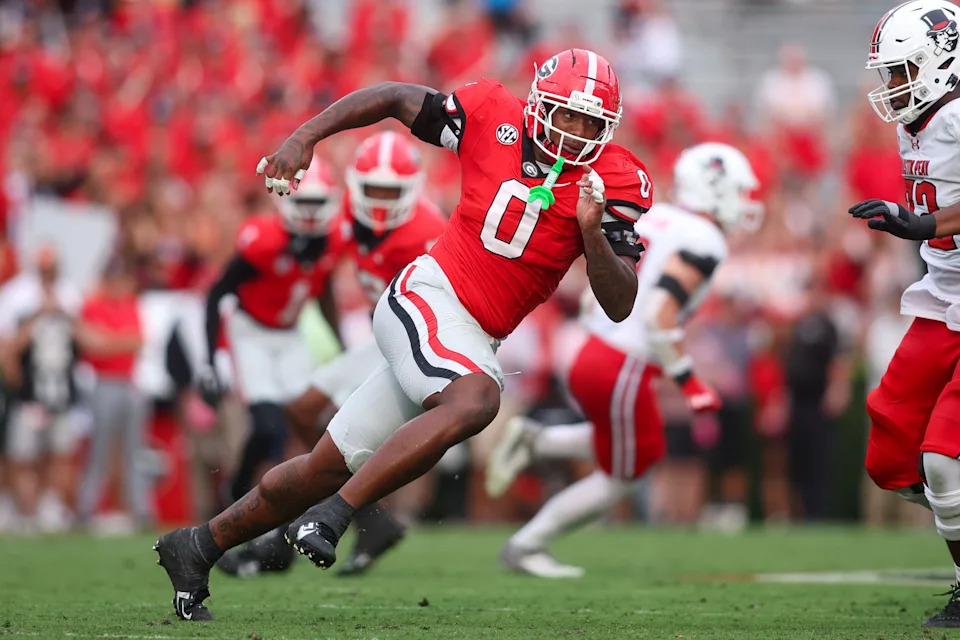 Sep 6, 2025; Athens, Georgia, USA; Georgia Bulldogs linebacker Gabe Harris Jr. (0) rushes the passer against the Austin Peay Governors in the third quarter at Sanford Stadium. Mandatory Credit: Brett Davis-Imagn Images