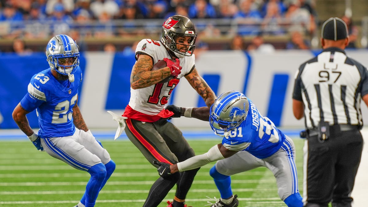 Lions vs Bucs injury updates include Mike Evans getting carted off