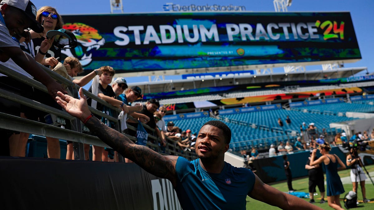 Jacksonville Jaguars trade Tyson Campbell to Browns for Greg Newsome