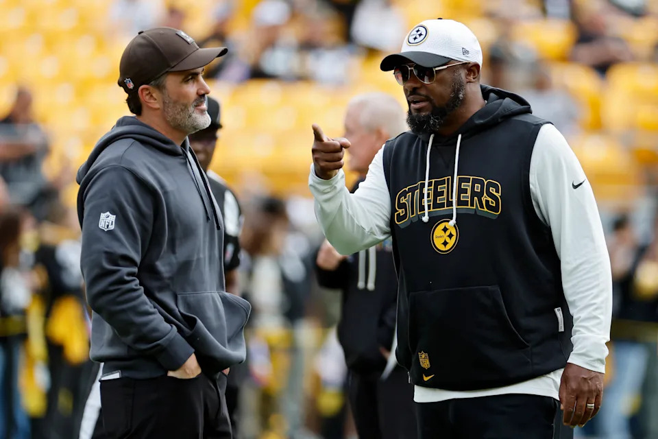 PITTSBURGH, PENNSYLVANIA - OCTOBER 12: Head coach Mike Tomlin of the Pittsburgh Steelers talks with head coach Kevin Stefanski of the Cleveland Browns before the game at Acrisure Stadium on October 12, 2025 in Pittsburgh, Pennsylvania. (Photo by Justin K. Aller/Getty Images)