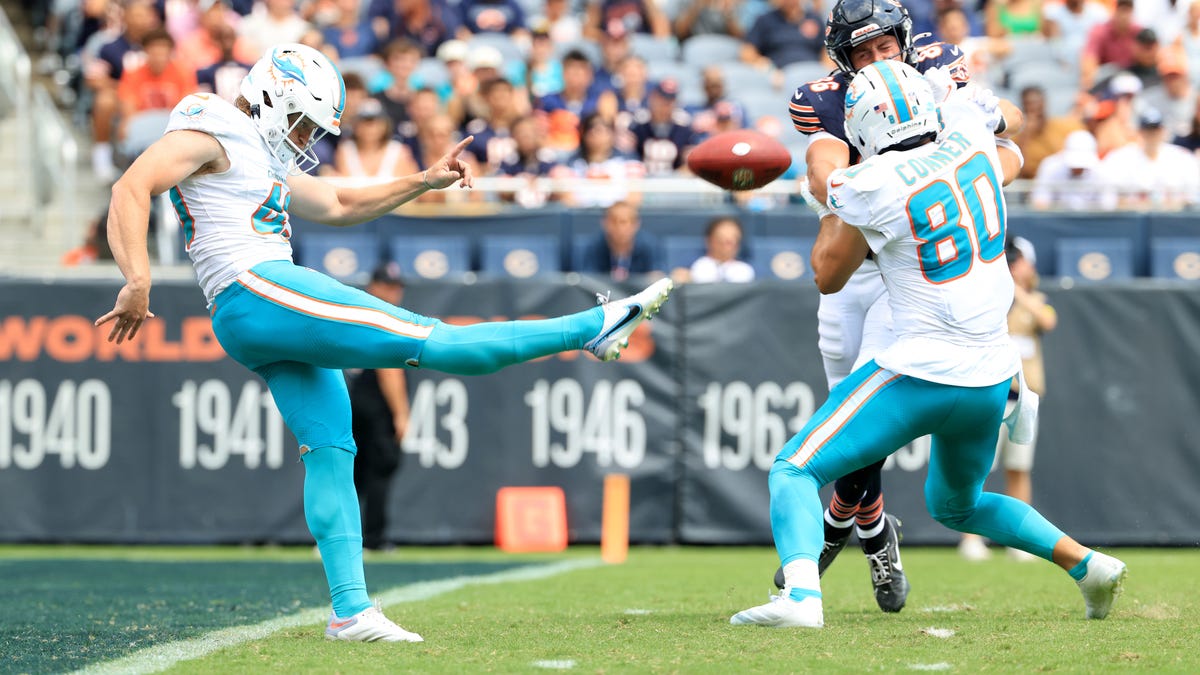 Arizona Cardinals tryout a bunch of kickers, punters, long snappers