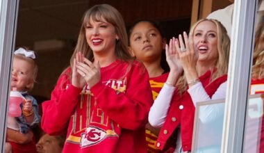 Taylor Swift arrives for Chiefs-Raiders game at Arrowhead Stadium