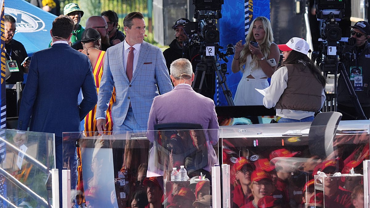 Mark Sanchez arrested, stabbed; Brady Quinn replaces for Colts-Raiders game