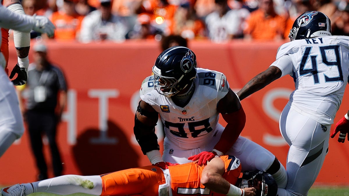 Joey Slye sits out, Jeffery Simmons limited