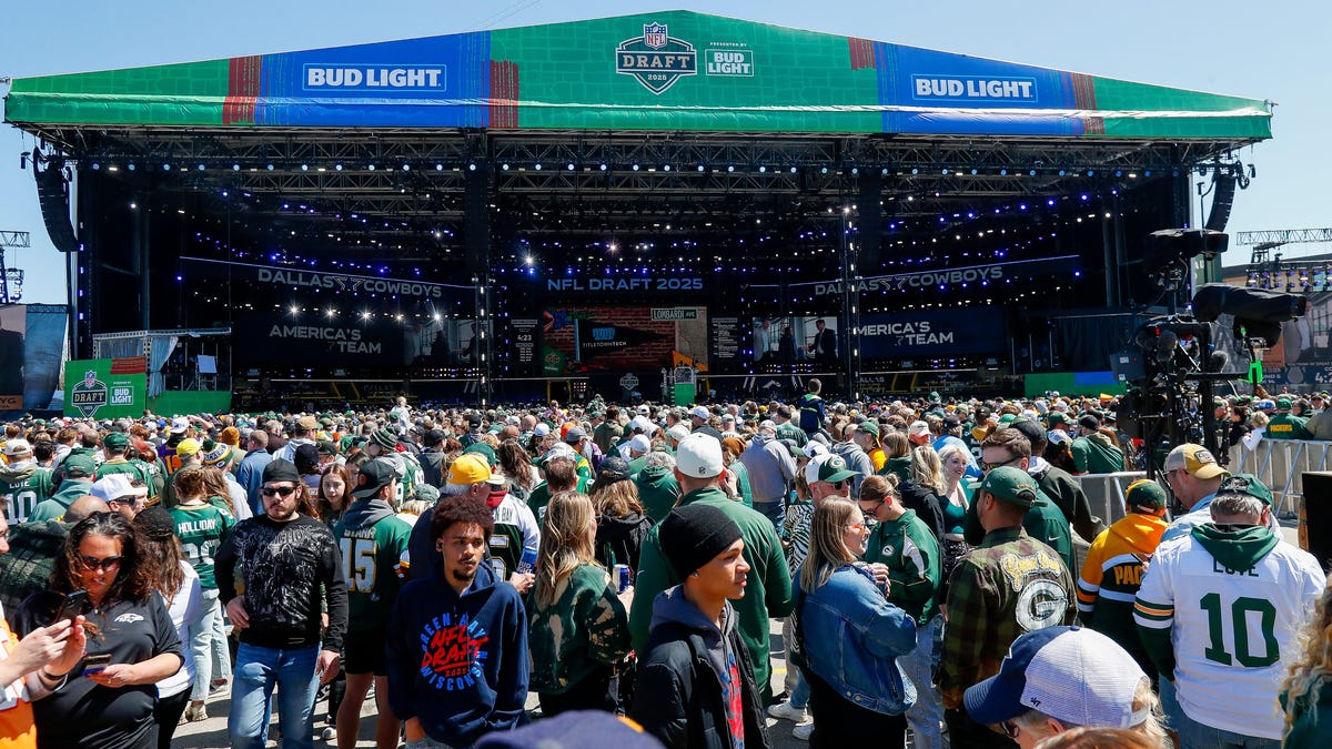 When to book a hotel for the 2026 NFL Draft in Pittsburgh
