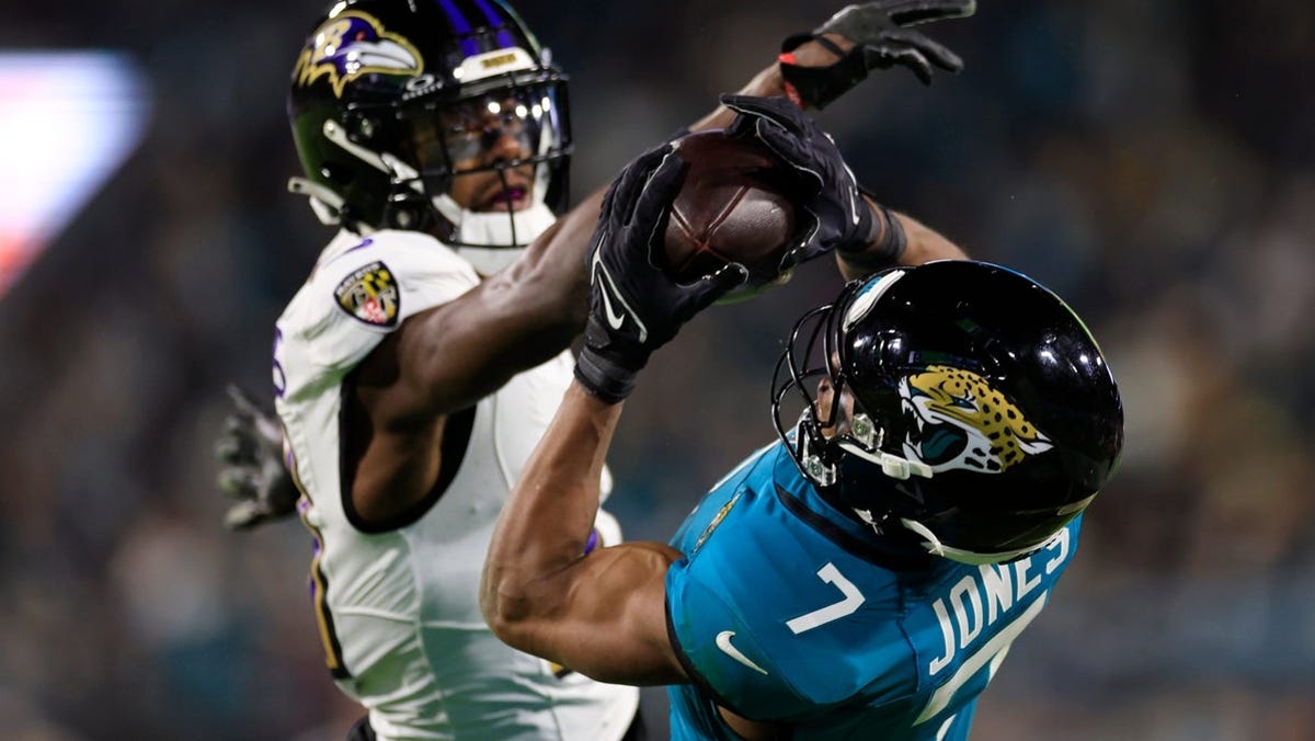 Zay Jones injury update, status vs. Titans in Week 5