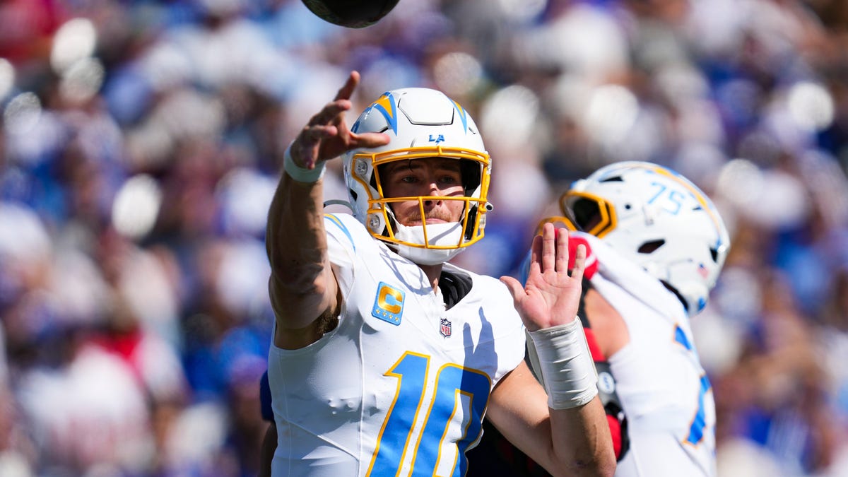 Washington Commanders vs Los Angeles Chargers picks for NFL Week 5