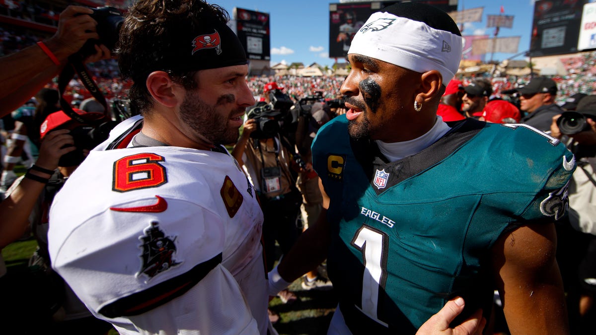 Who will each Sooners former starting QB face in the NFL this week?