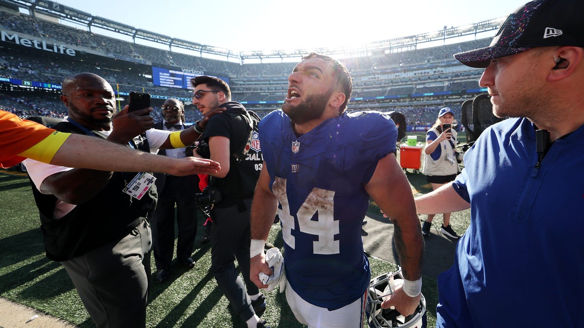 New York Giants offer their best Cam Skattebo imitations at practice
