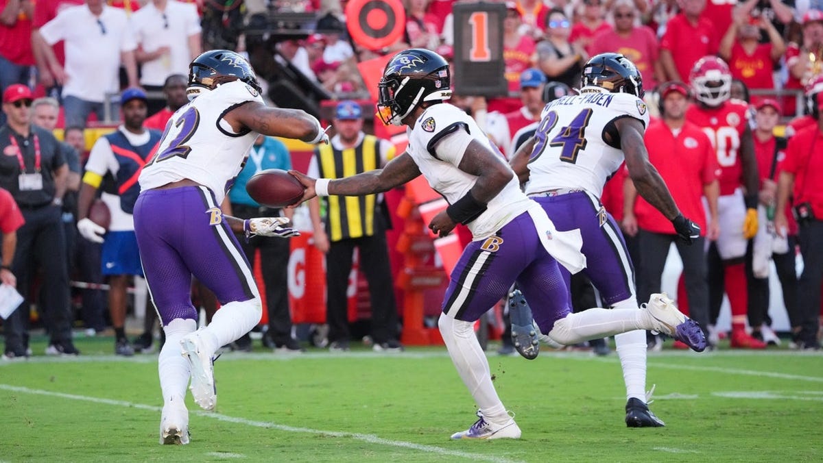 Derrick Henry player props odds, tips and betting trends for Week 5