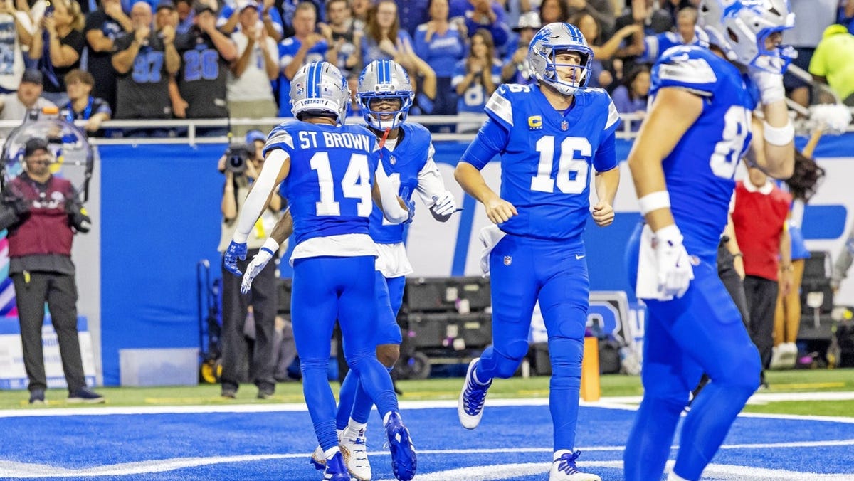 Jameson Williams player props odds, tips and betting trends for Week 5