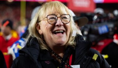 Donna Kelce, Andrea Swift, Randi Mahomes enjoy dinner outing